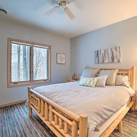 Resort-Style Harbor Springs Home With 2 Decks! 外观 照片