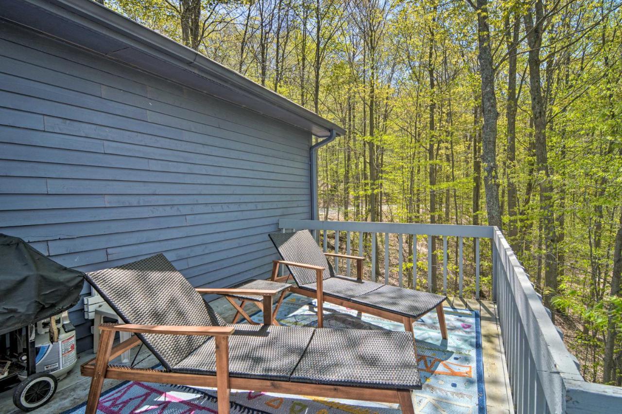 Resort-Style Harbor Springs Home With 2 Decks! 外观 照片